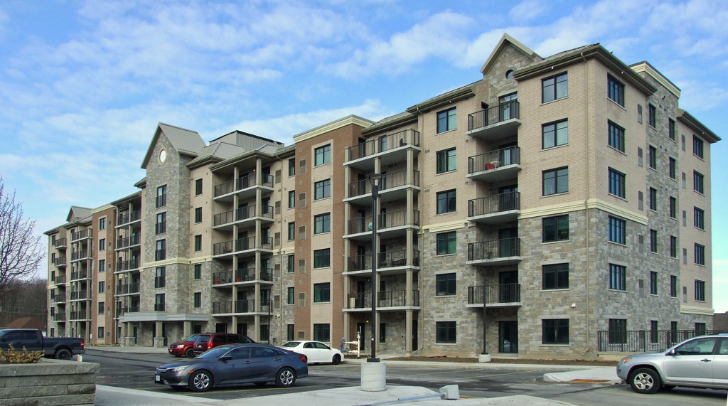 Reflections at Laurelwood Drive development Fryett Turner Architects Inc.